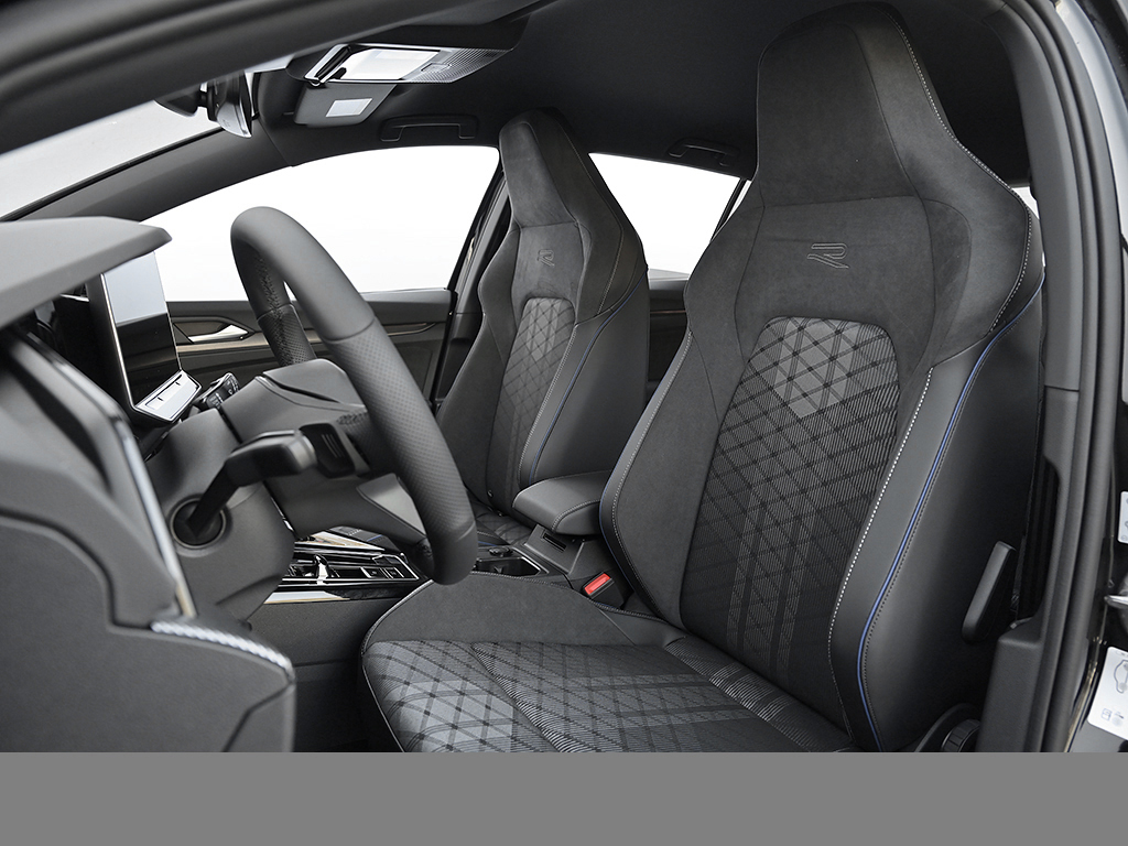 Volkswagen Golf VIII 1.5 R-LINE BLACK STYLE FACELIFT CAM ACC LM18 NAVI