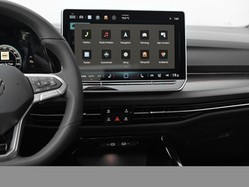 Volkswagen Golf VIII 1.5 R-LINE BLACK STYLE FACELIFT CAM ACC LM18 NAVI