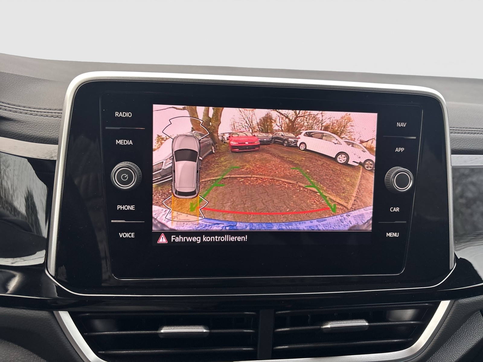 Volkswagen T-Roc 2.0 R-LINE CAM ACC NAVI 17Z CARPLAY SITZHZ