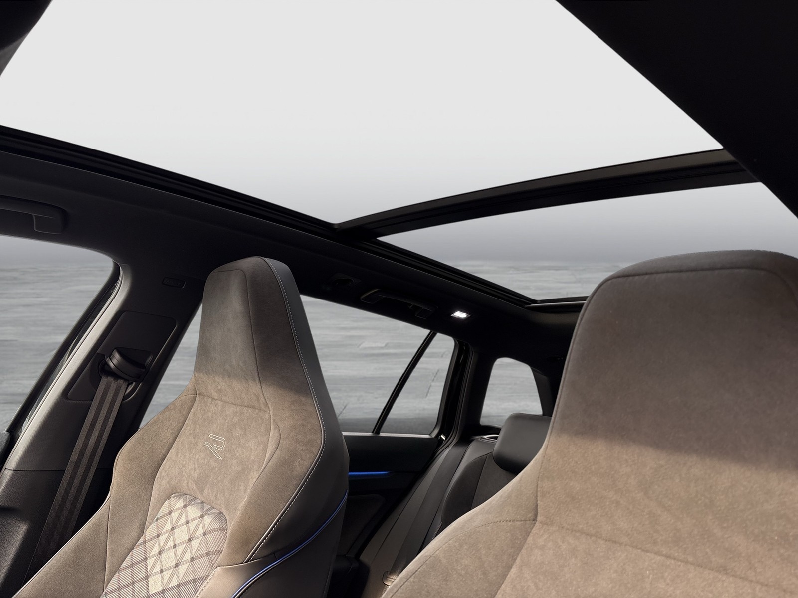 Volkswagen Golf Variant VIII 2.0 R-LINE BLACK STYLE PANO CAM ACC LM18