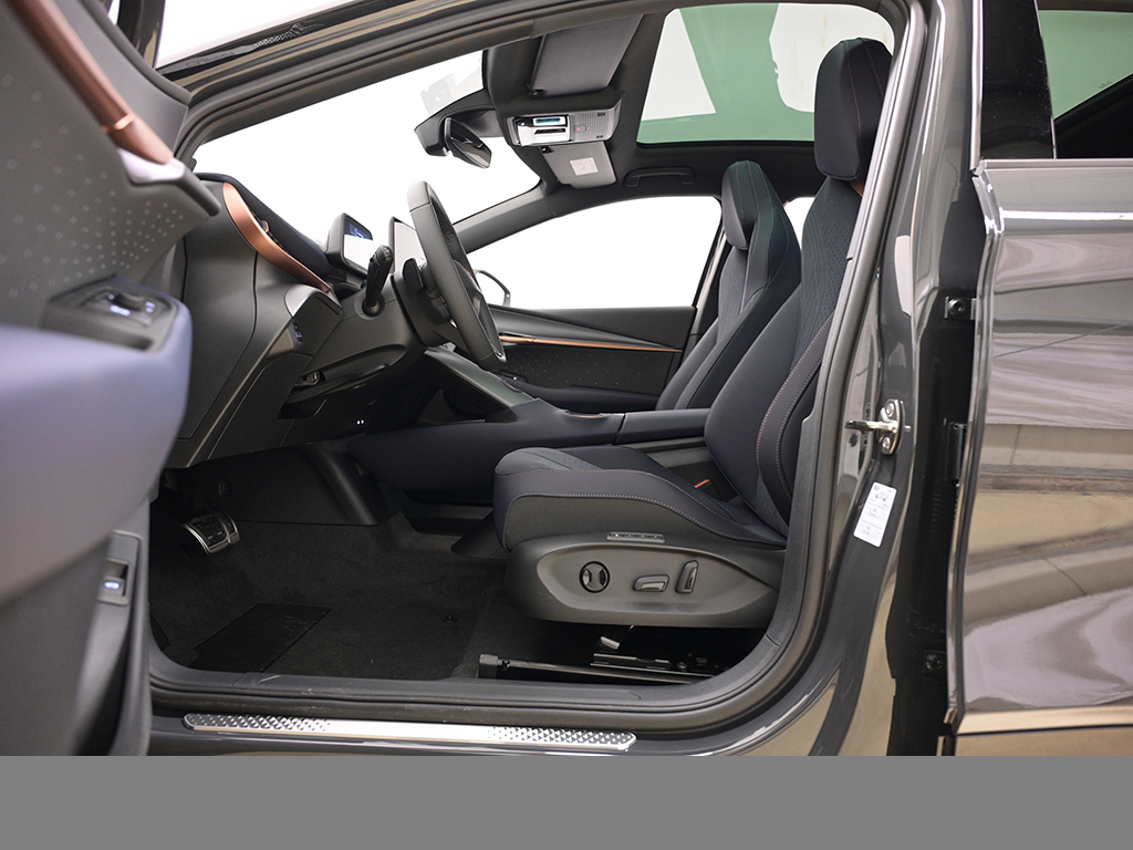 Cupra Tavascan VZ 4DRIVE WÄRMEPUMPE PANO SENNHEISER