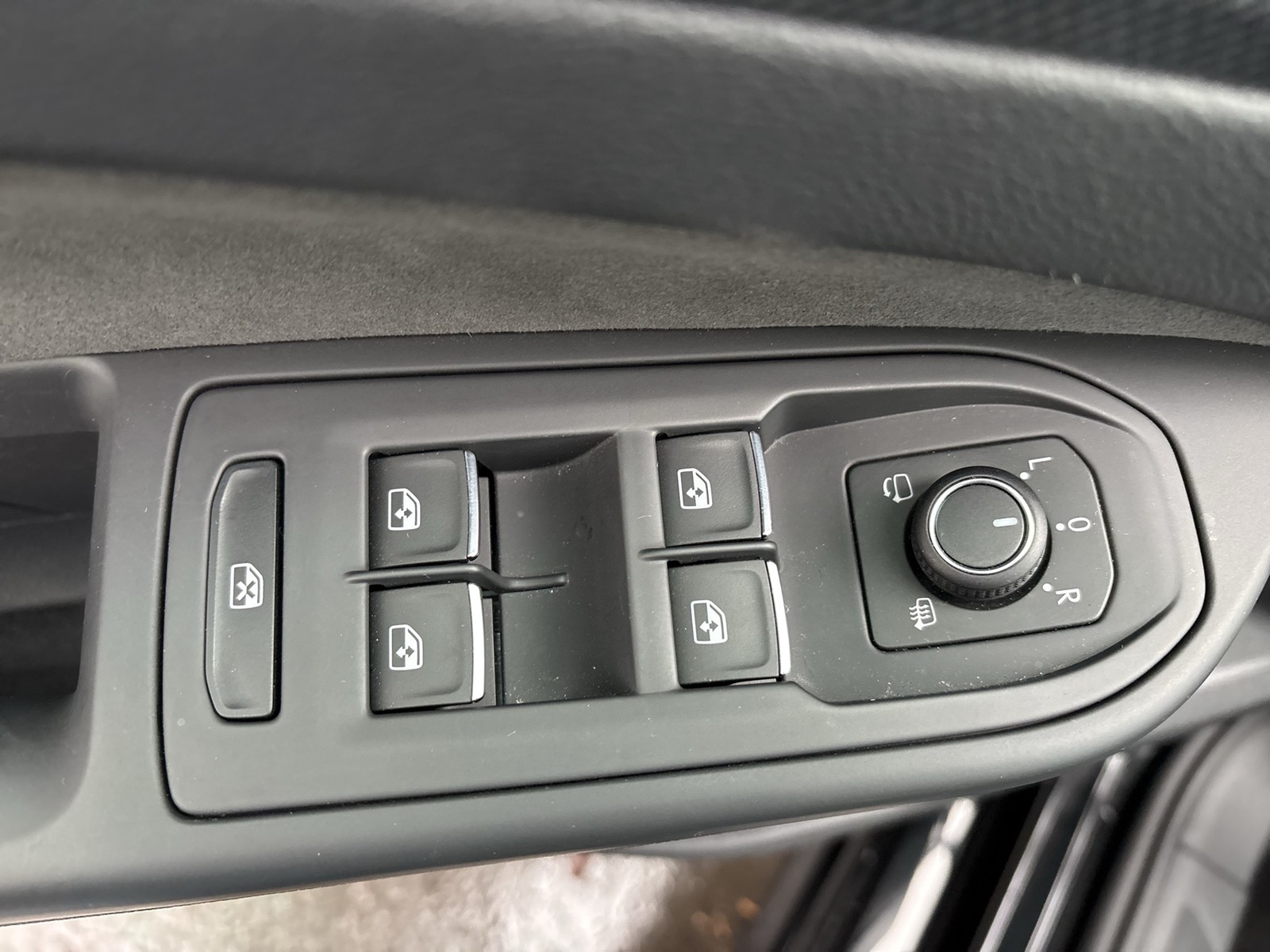 Volkswagen Golf Variant VIII 2.0 R-LINE BLACK STYLE PANO CAM ACC LM18