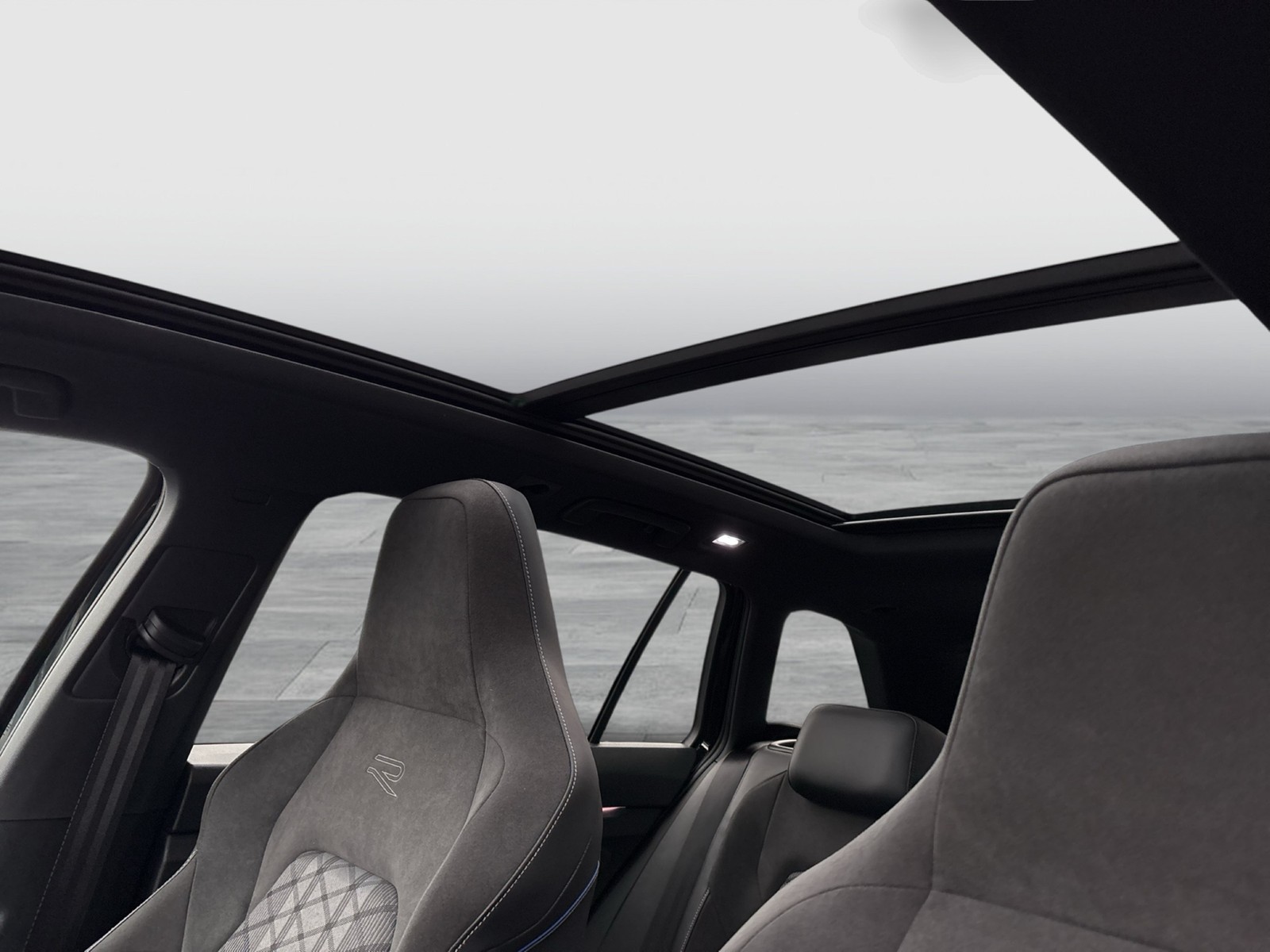 Volkswagen Golf Variant VIII 2.0 R-LINE BLACK STYLE PANO CAM ACC LM18