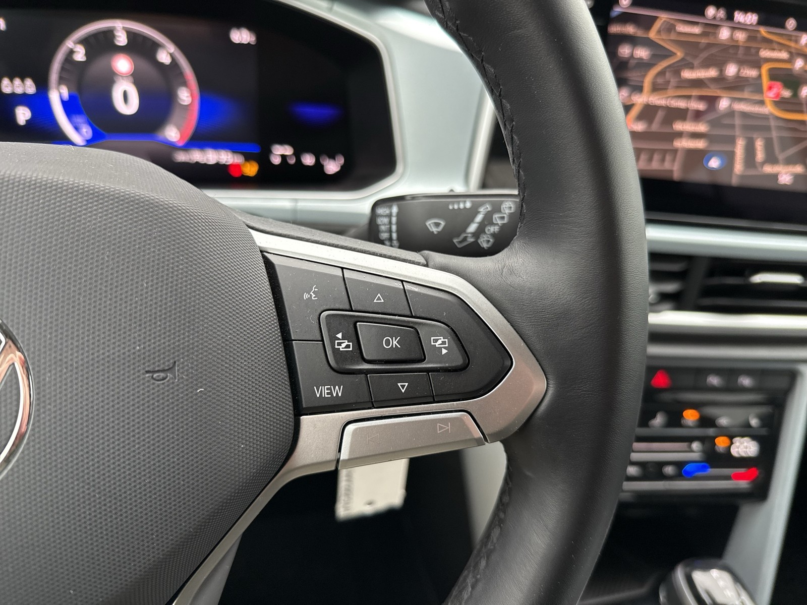 Volkswagen T-Roc 2.0 GOAL AHK CAM ACC LM17 NAVI SITZHEIZUNG