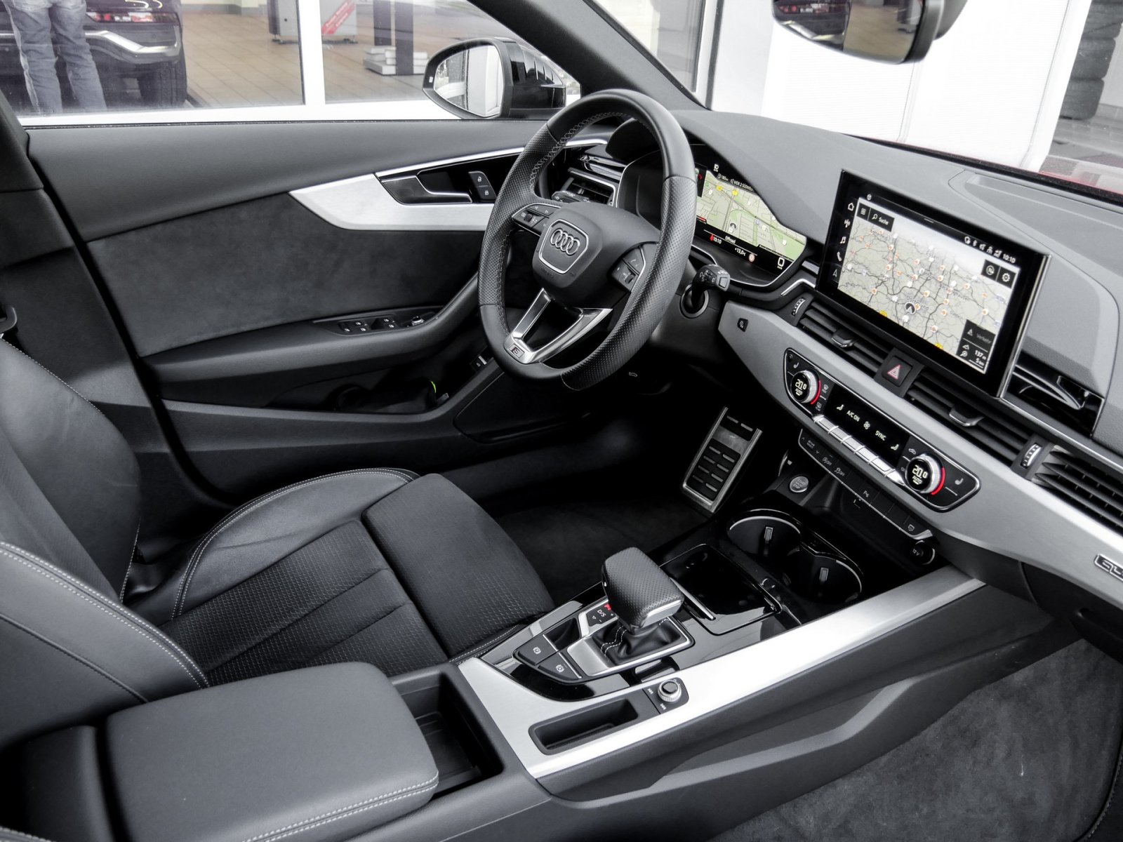 Audi A4 Avant 40 quattro S LINE BLACKPAK PANO CAM 19Z