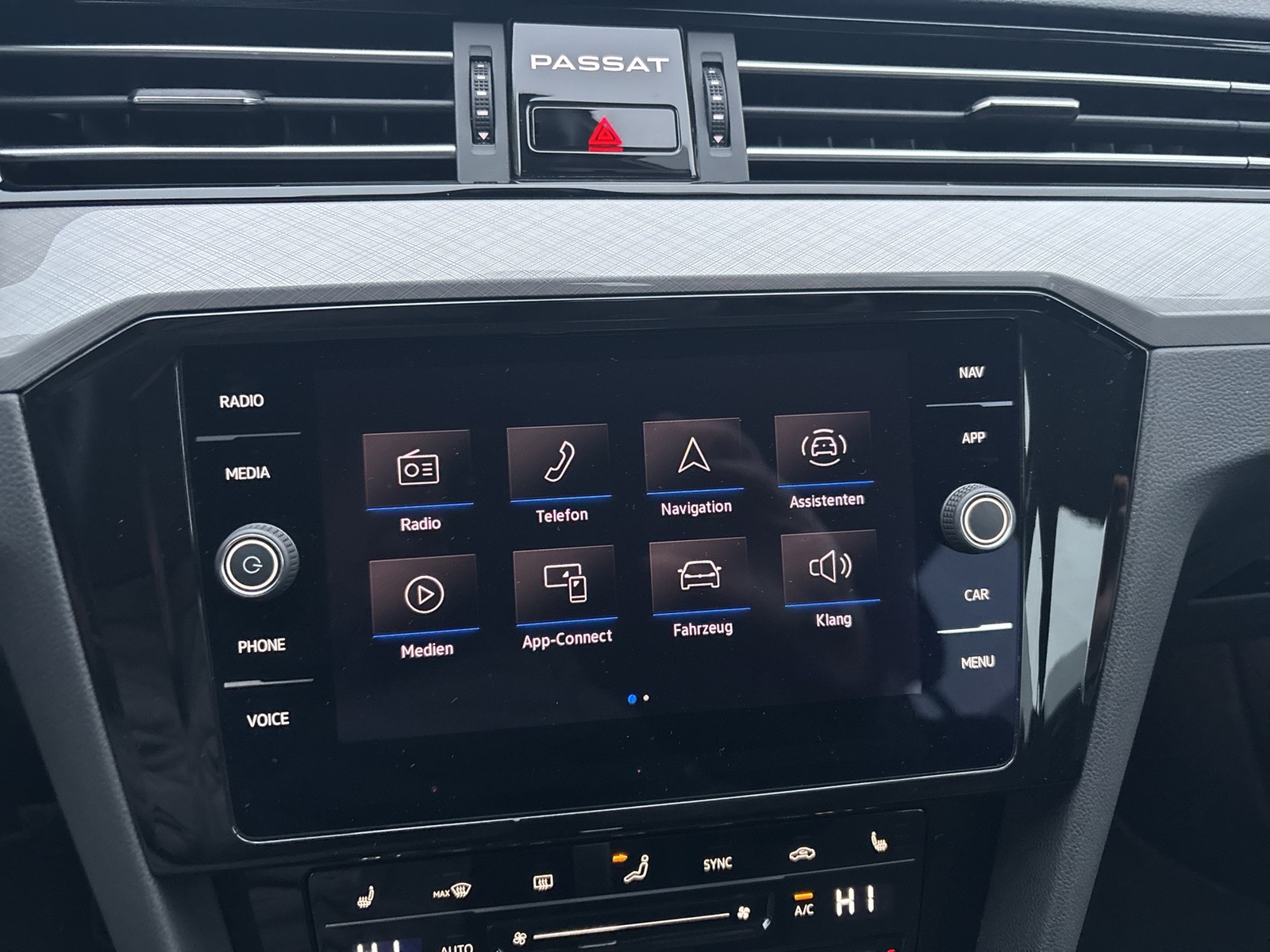 Volkswagen Passat Variant 1.5 BUSINESS CAM ACC NAVI SITZHZ.