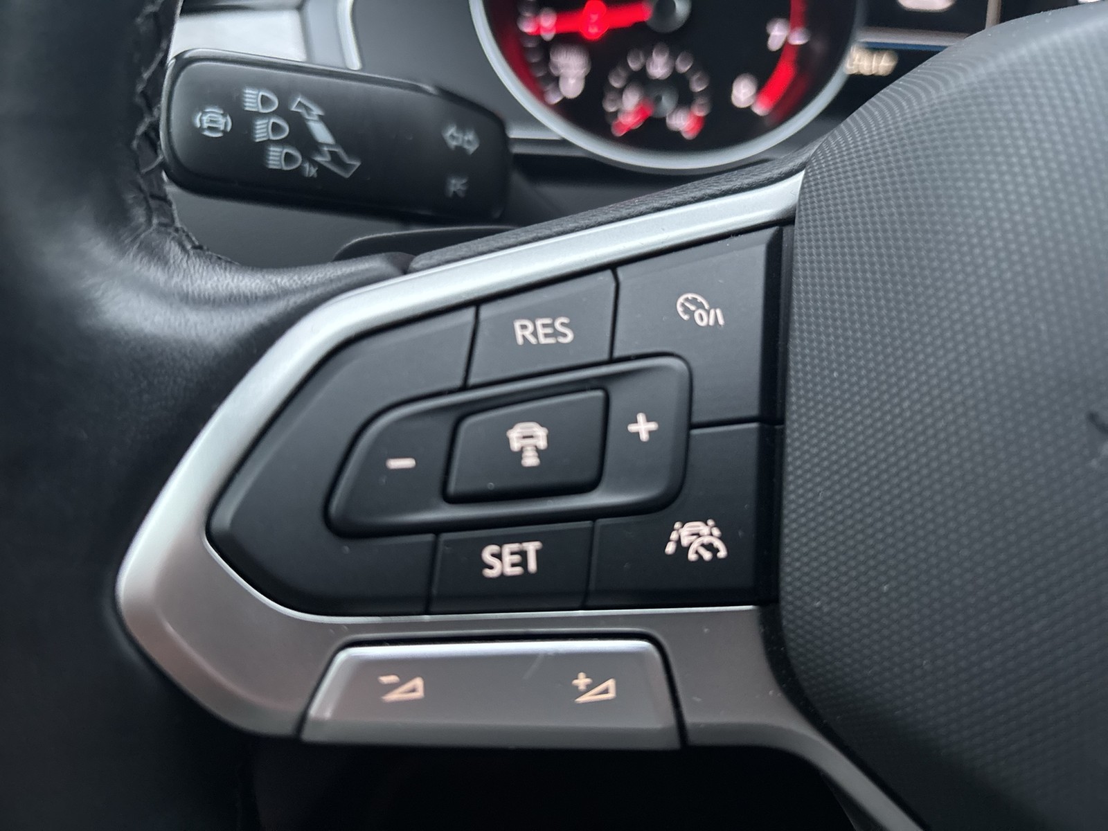 Volkswagen Passat Variant 1.5 BUSINESS CAM ACC NAVI SITZHZ.