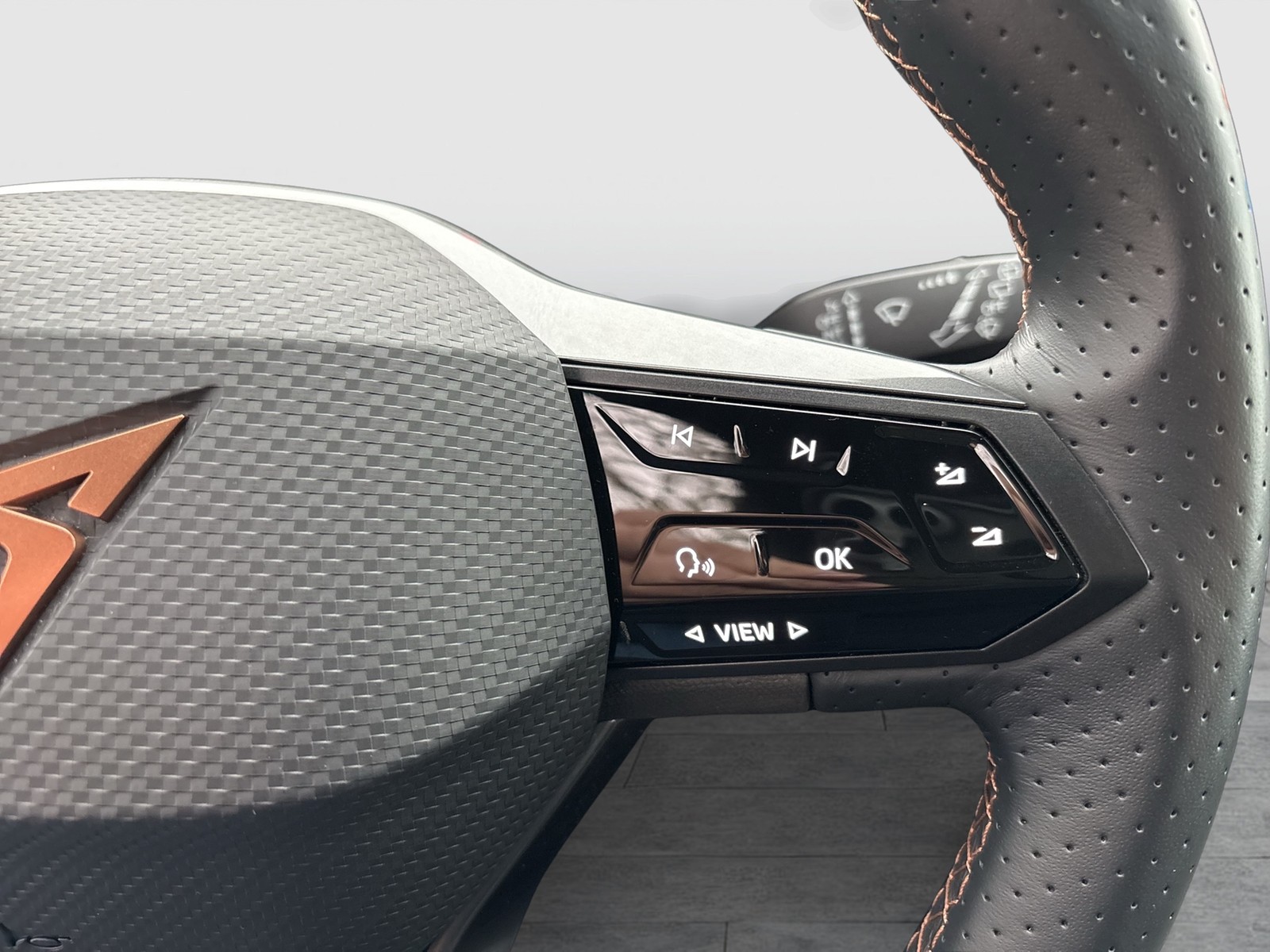 Cupra Born CAM ACC LM18 NAVI SITZHEIZUNG LED DAB KLIMA