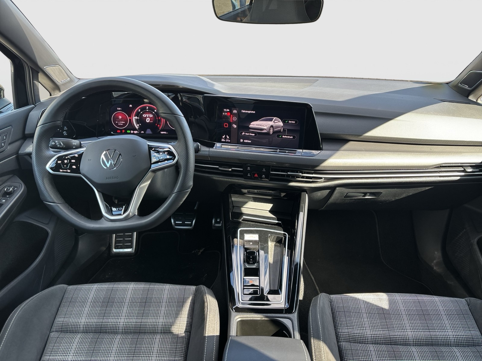 Volkswagen Golf VIII 2.0 GTD PANO HARMAN KARDON CAM LM19