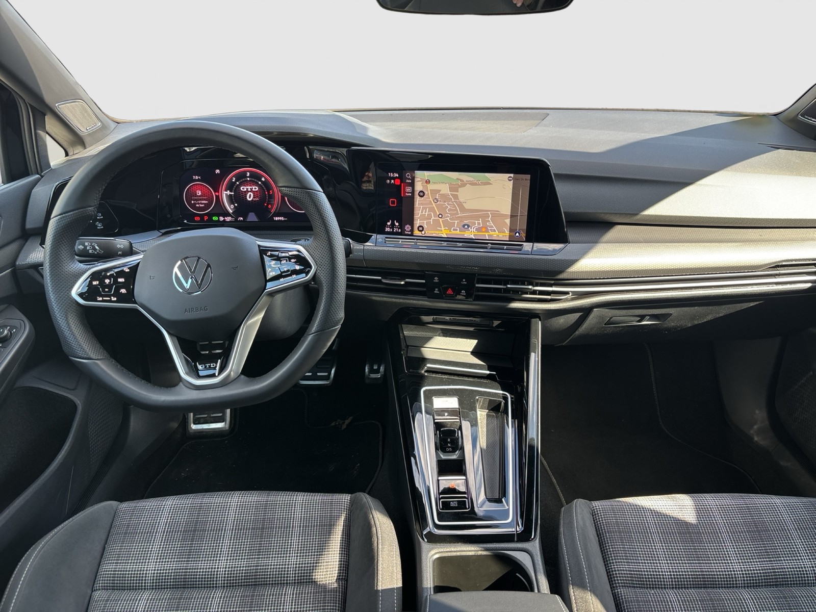 Volkswagen Golf VIII 2.0 GTD PANO HARMAN KARDON CAM LM19