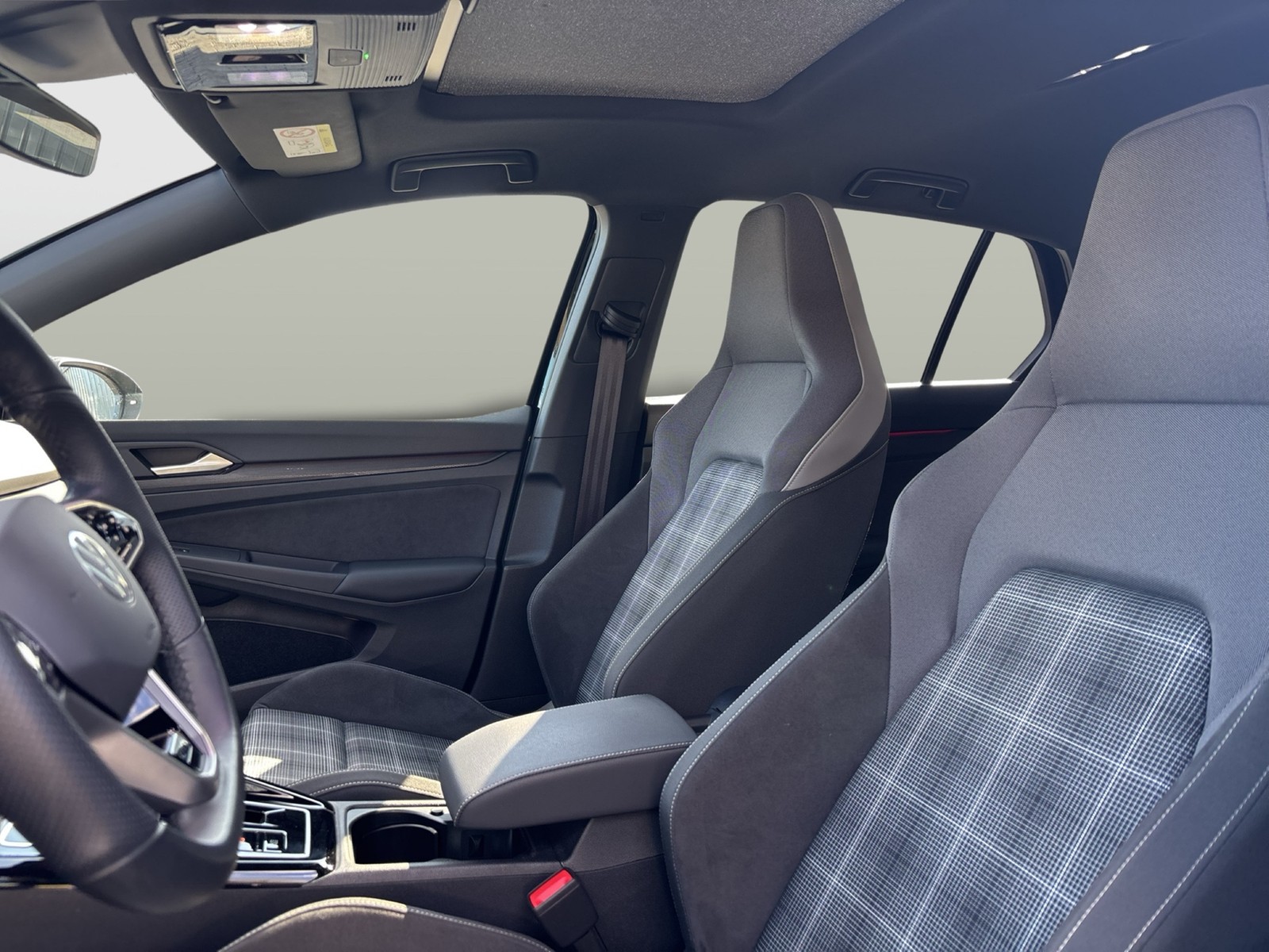 Volkswagen Golf VIII 2.0 GTD PANO HARMAN KARDON CAM LM19