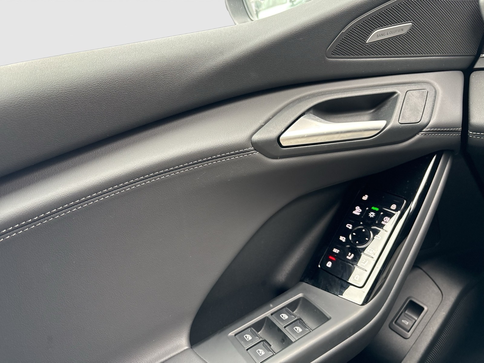 Audi Q6 e-tron quattro S LINE TECHPRO 21" SPORTSOUND