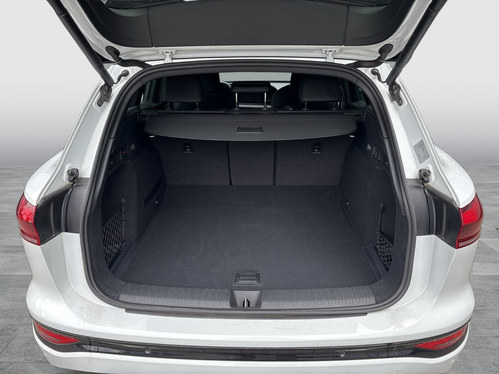 Audi Q6 e-tron quattro S LINE TECHPRO 21" SPORTSOUND