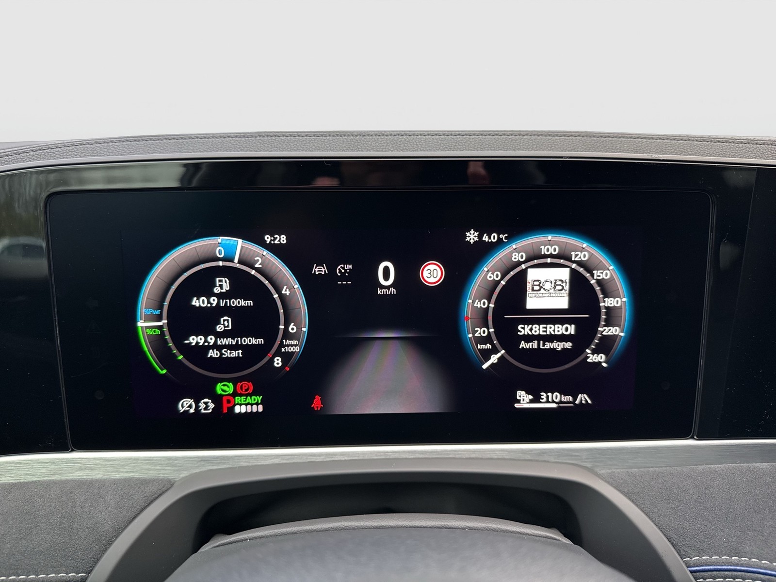 Volkswagen Passat Variant 1.5 HYBRID R-LINE NEUESMODELL AHK