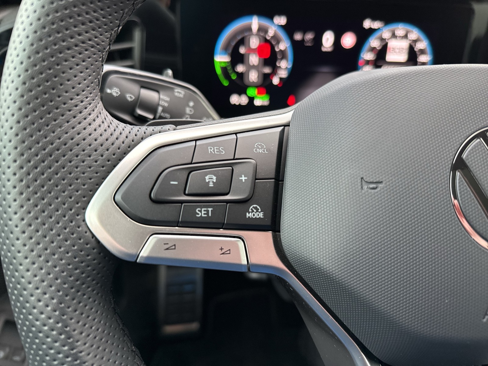 Volkswagen Passat Variant 1.5 HYBRID R-LINE NEUESMODELL AHK