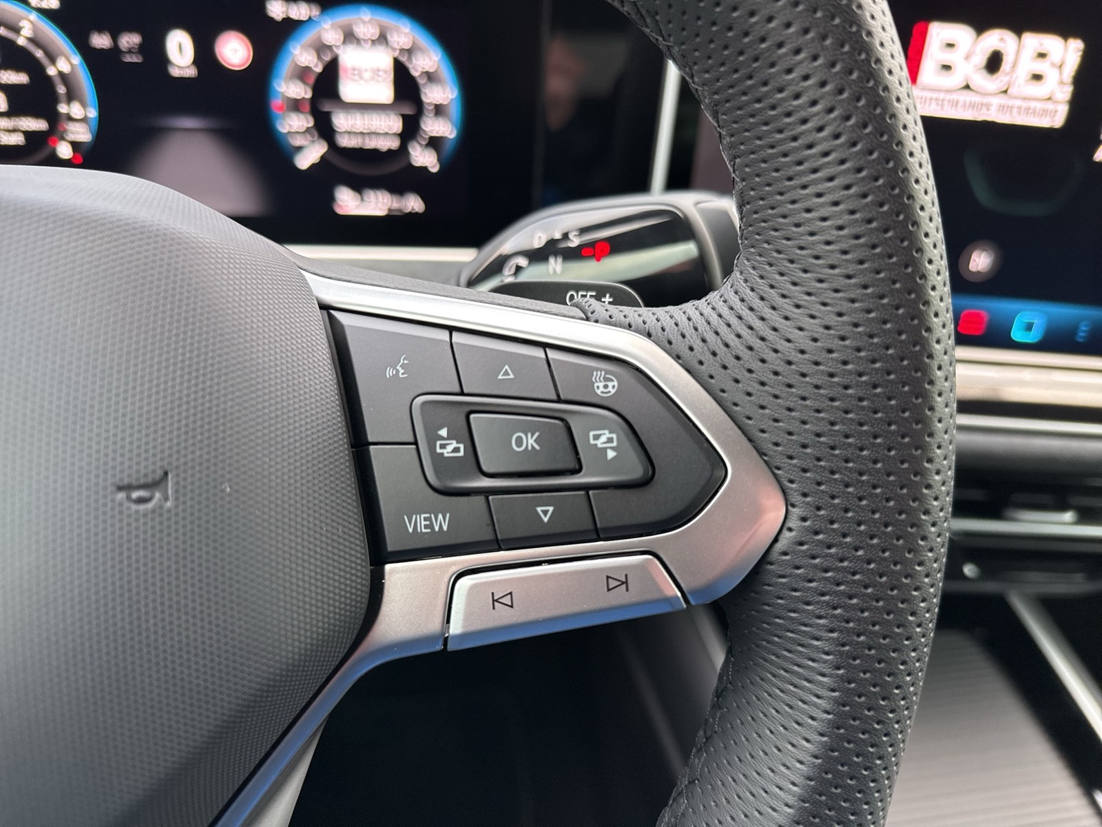 Volkswagen Passat Variant 1.5 HYBRID R-LINE NEUESMODELL AHK