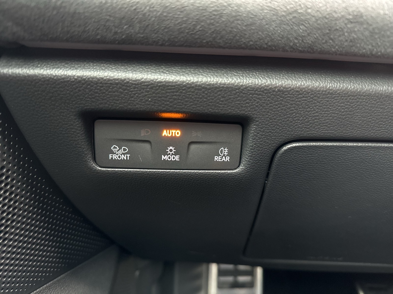 Volkswagen Passat Variant 1.5 HYBRID R-LINE NEUESMODELL AHK