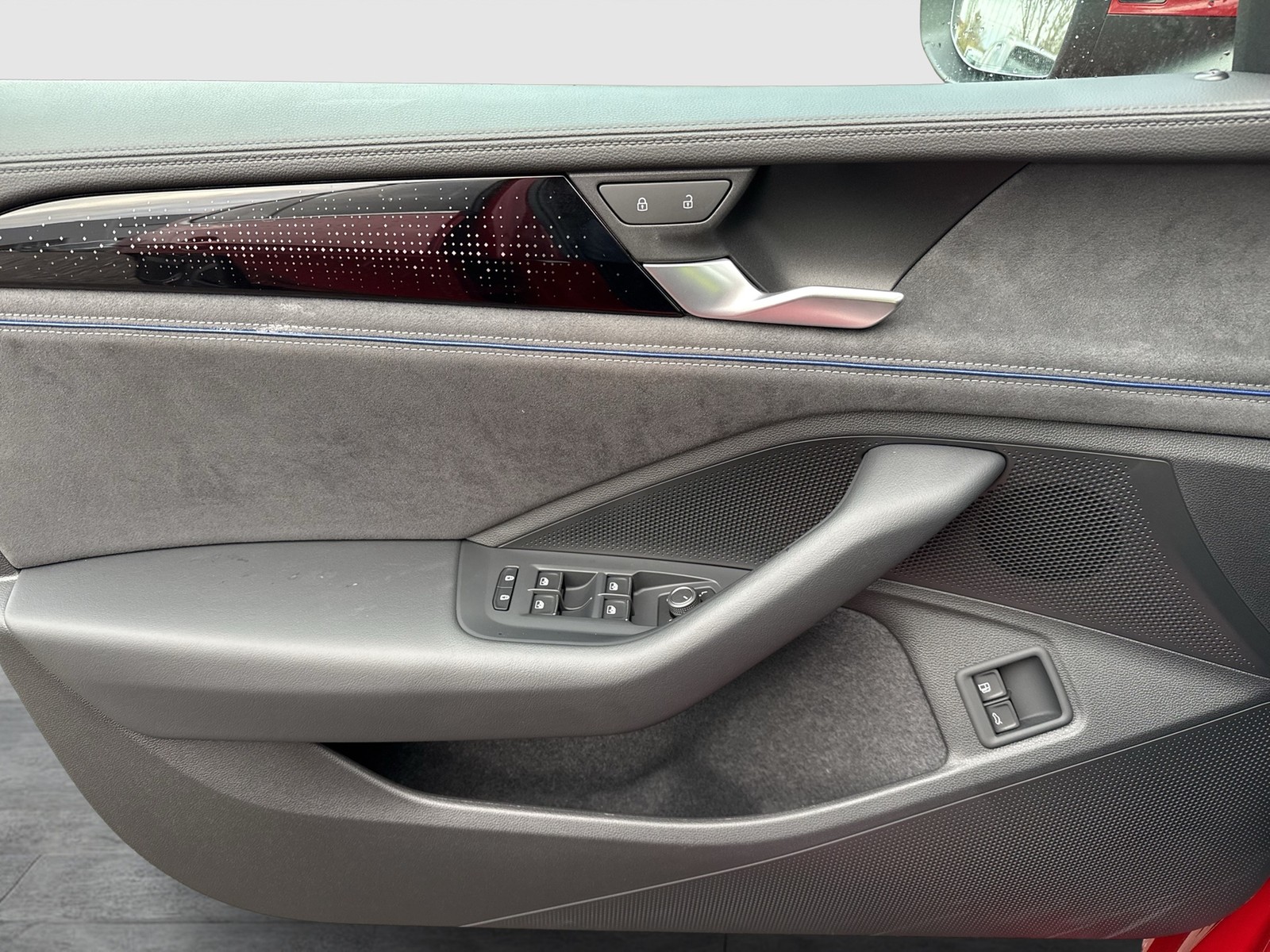 Volkswagen Passat Variant 1.5 HYBRID R-LINE NEUESMODELL AHK