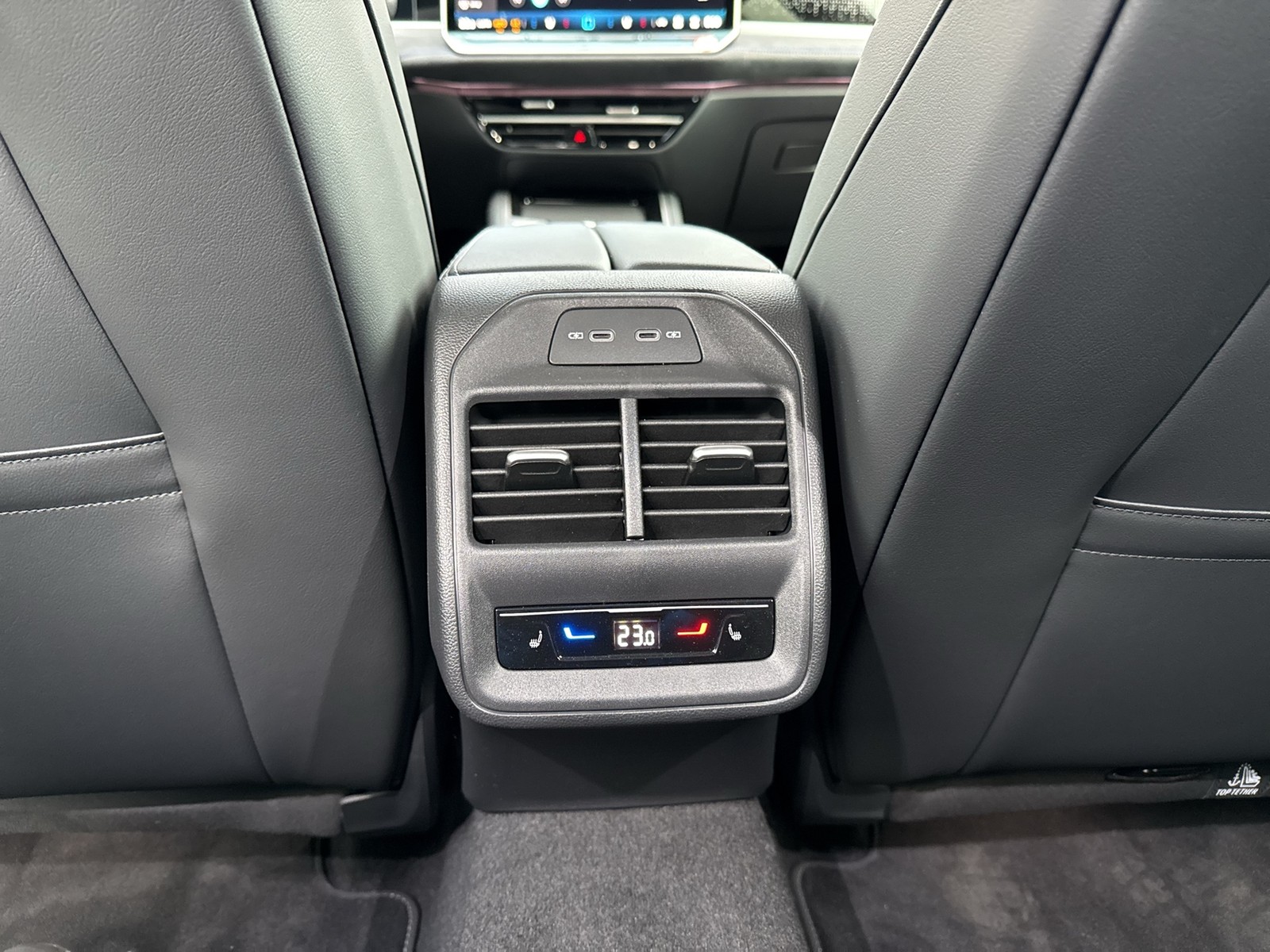 Volkswagen Passat Variant 1.5 HYBRID R-LINE NEUESMODELL AHK