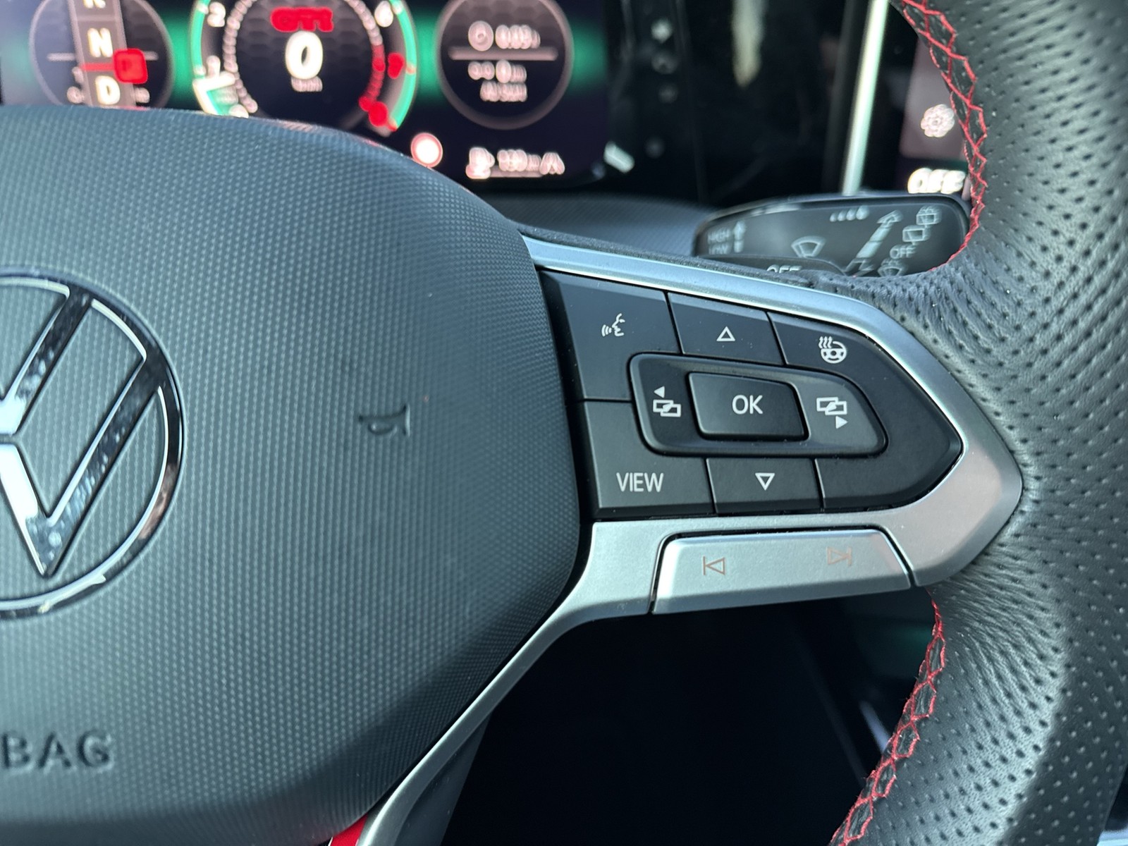 Volkswagen Golf VIII 2.0 GTI FACELIFT CAM ACC NAVI CARPLAY