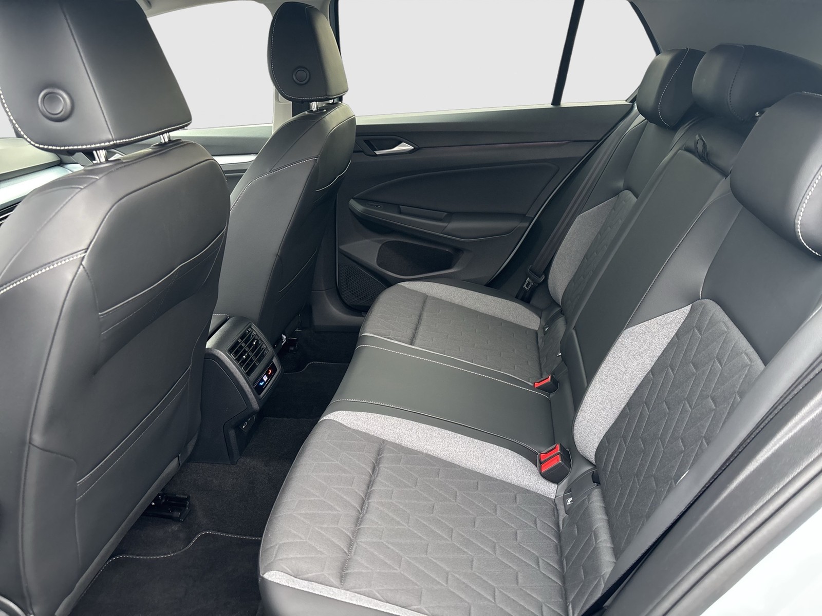 Volkswagen Golf VIII 1.5 HYBRID GOAL FACELIFT AHK ACC LM17