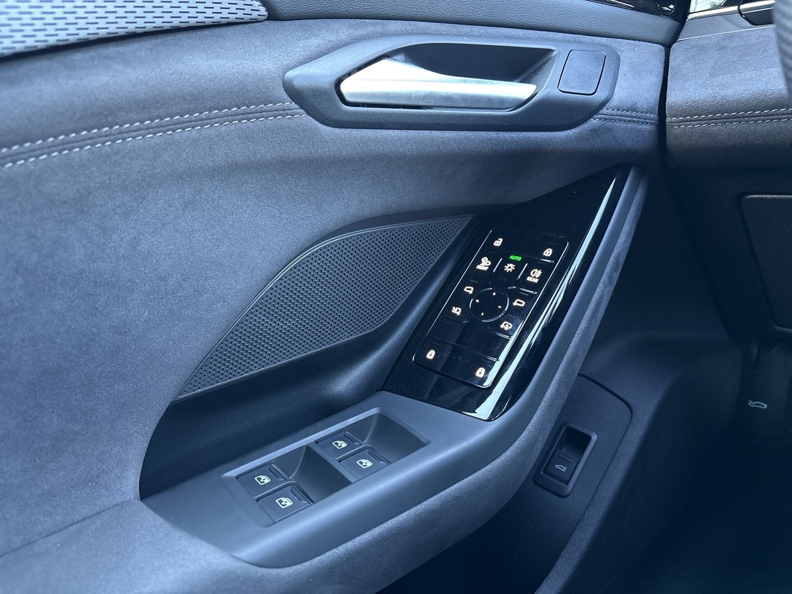 Audi A6 e-tron Avant performance S LINE 360CAM LM20