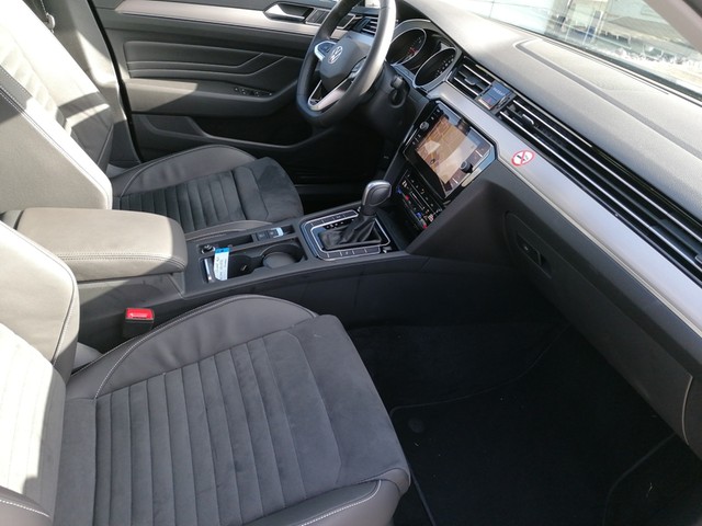 Volkswagen Passat Variant 2.0 Elegance AHK KAMERA eKLAPPE NAVI