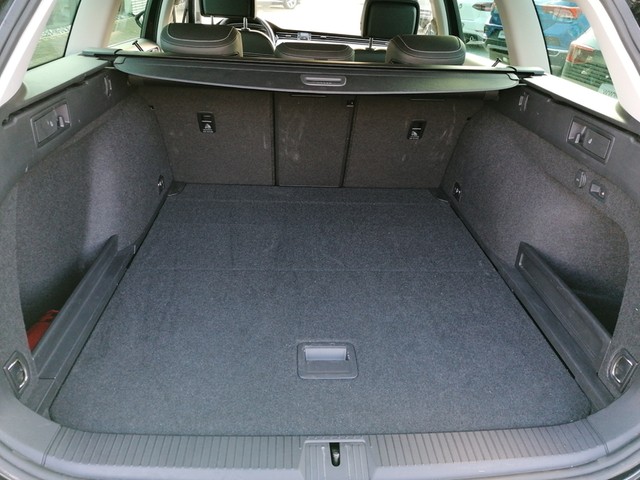 Volkswagen Passat Variant 2.0 Elegance AHK KAMERA eKLAPPE NAVI