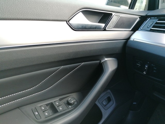 Volkswagen Passat Variant 2.0 Elegance AHK KAMERA eKLAPPE NAVI