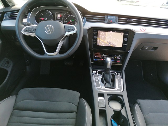 Volkswagen Passat Variant 2.0 Elegance AHK KAMERA eKLAPPE NAVI