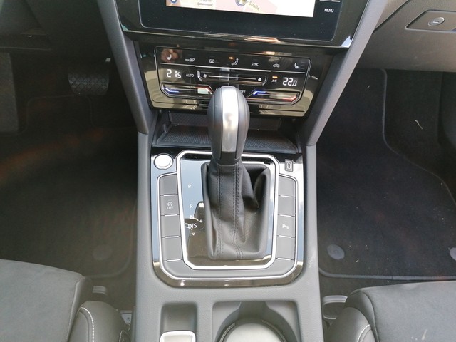 Volkswagen Passat Variant 2.0 Elegance AHK KAMERA eKLAPPE NAVI