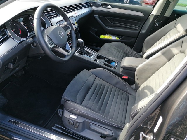 Volkswagen Passat Variant 2.0 Elegance AHK KAMERA eKLAPPE NAVI