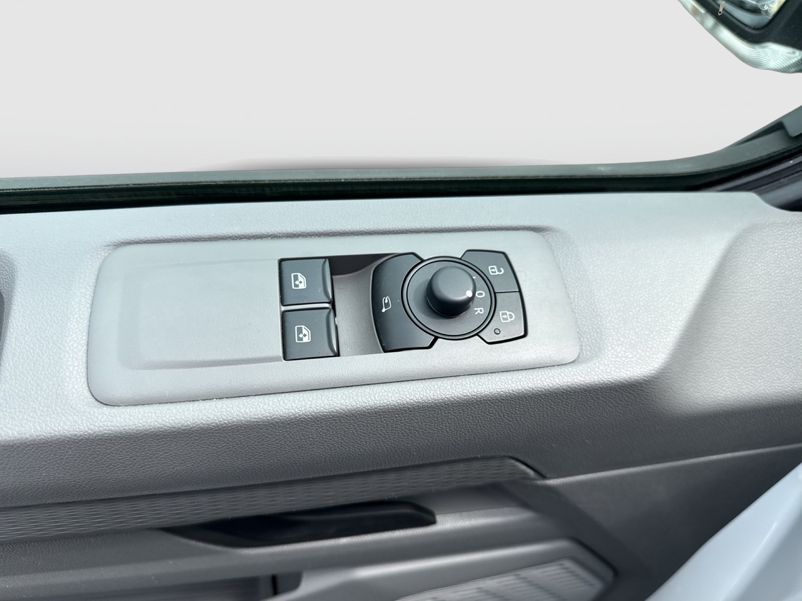 Volkswagen T7 Transporter 2.0 Kasten KR CARPLAY TEMPOMAT