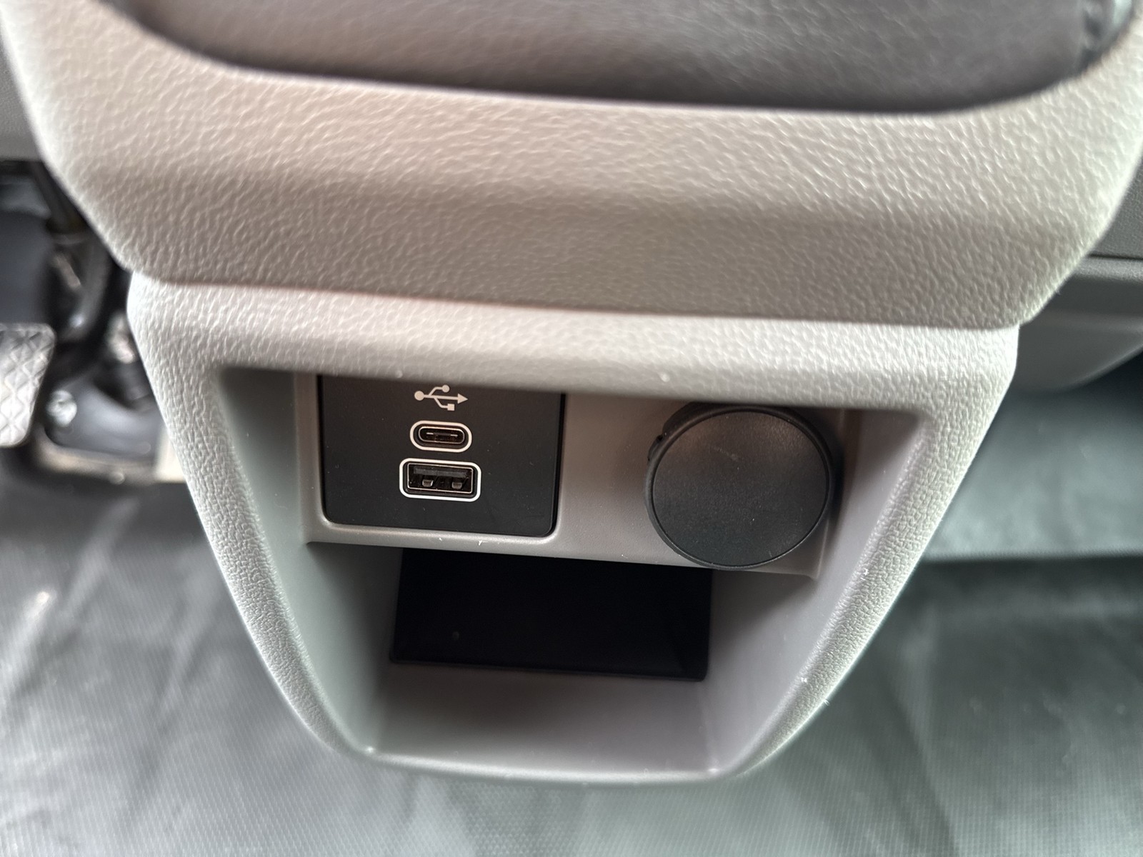 Volkswagen T7 Transporter 2.0 Kasten KR CARPLAY TEMPOMAT