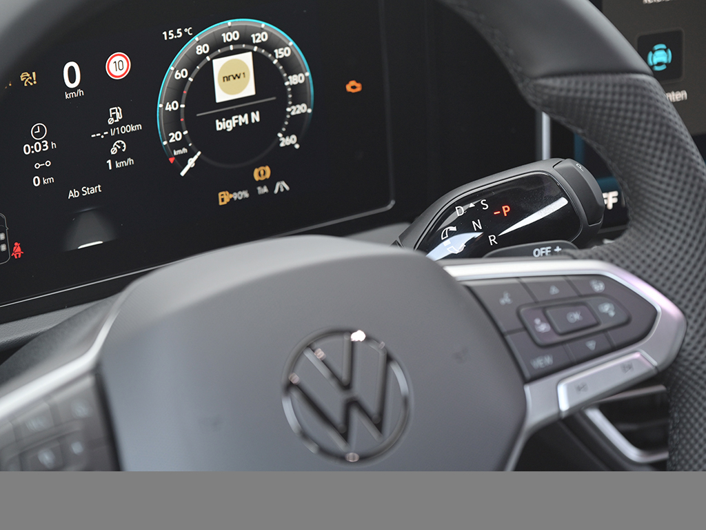 Volkswagen Tiguan 2.0 R-LINE DSG 4X4 BLACKSTYLE AHK eKLAPPE