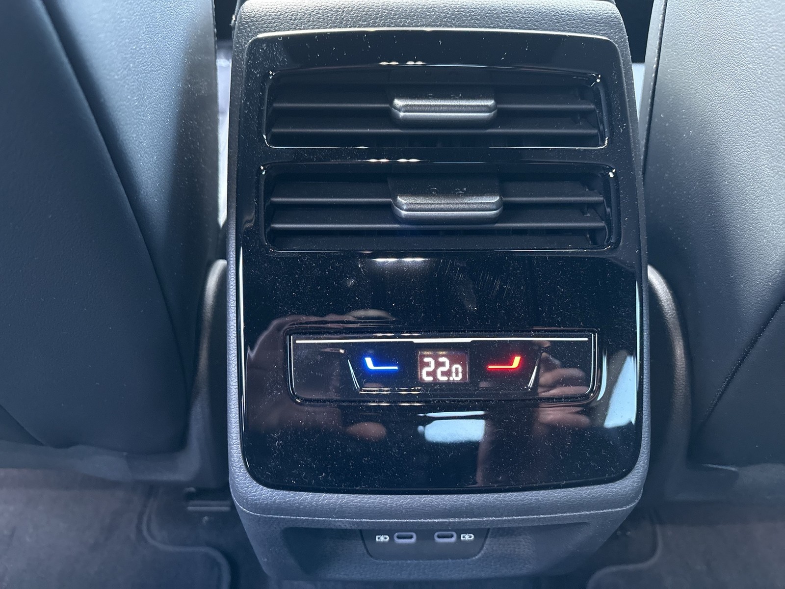 Volkswagen ID.7 PRO WÄRMEPUMPE AHK 360°CAM ACC HEAD-UP LM20