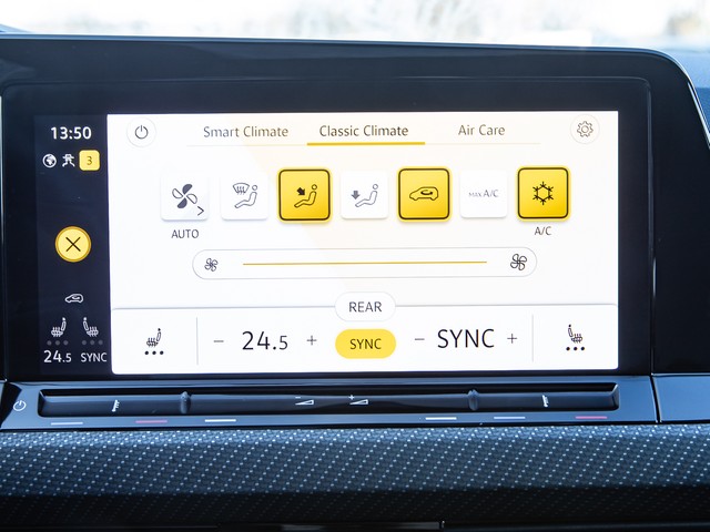 Volkswagen Golf VIII 1.5 R-LINE PANO ACC NAVI LM17 CARPLAY