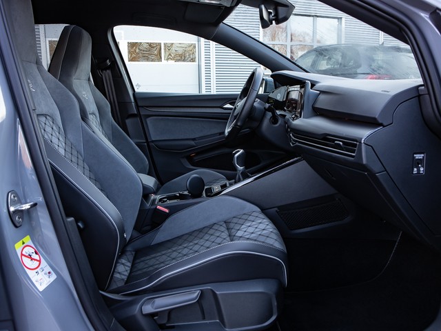 Volkswagen Golf VIII 1.5 R-LINE PANO ACC NAVI LM17 CARPLAY