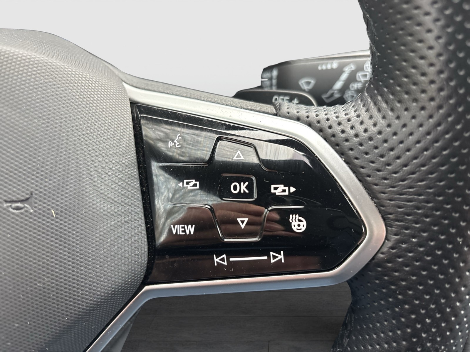 Volkswagen Tiguan Allspace 2.0 R-LINE 4X4 7SITZE PANO AHK