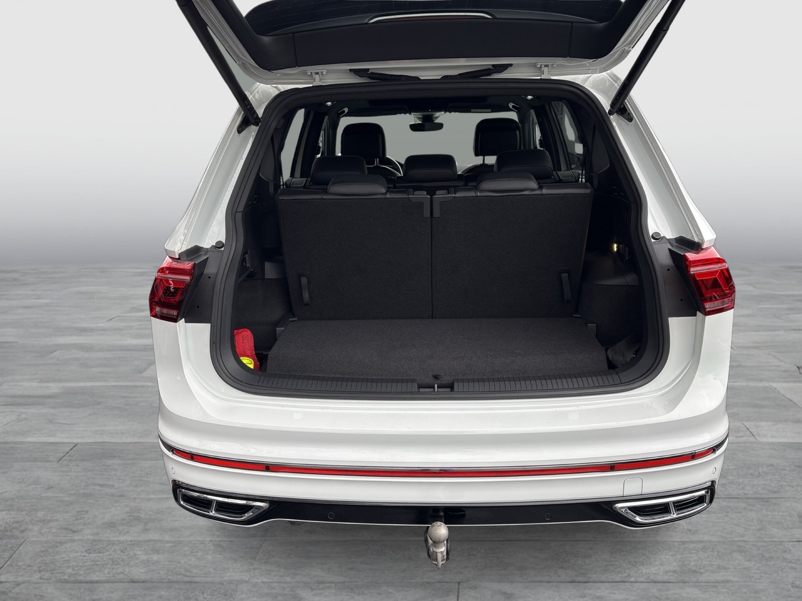 Volkswagen Tiguan Allspace 2.0 R-LINE 4X4 7SITZE PANO AHK