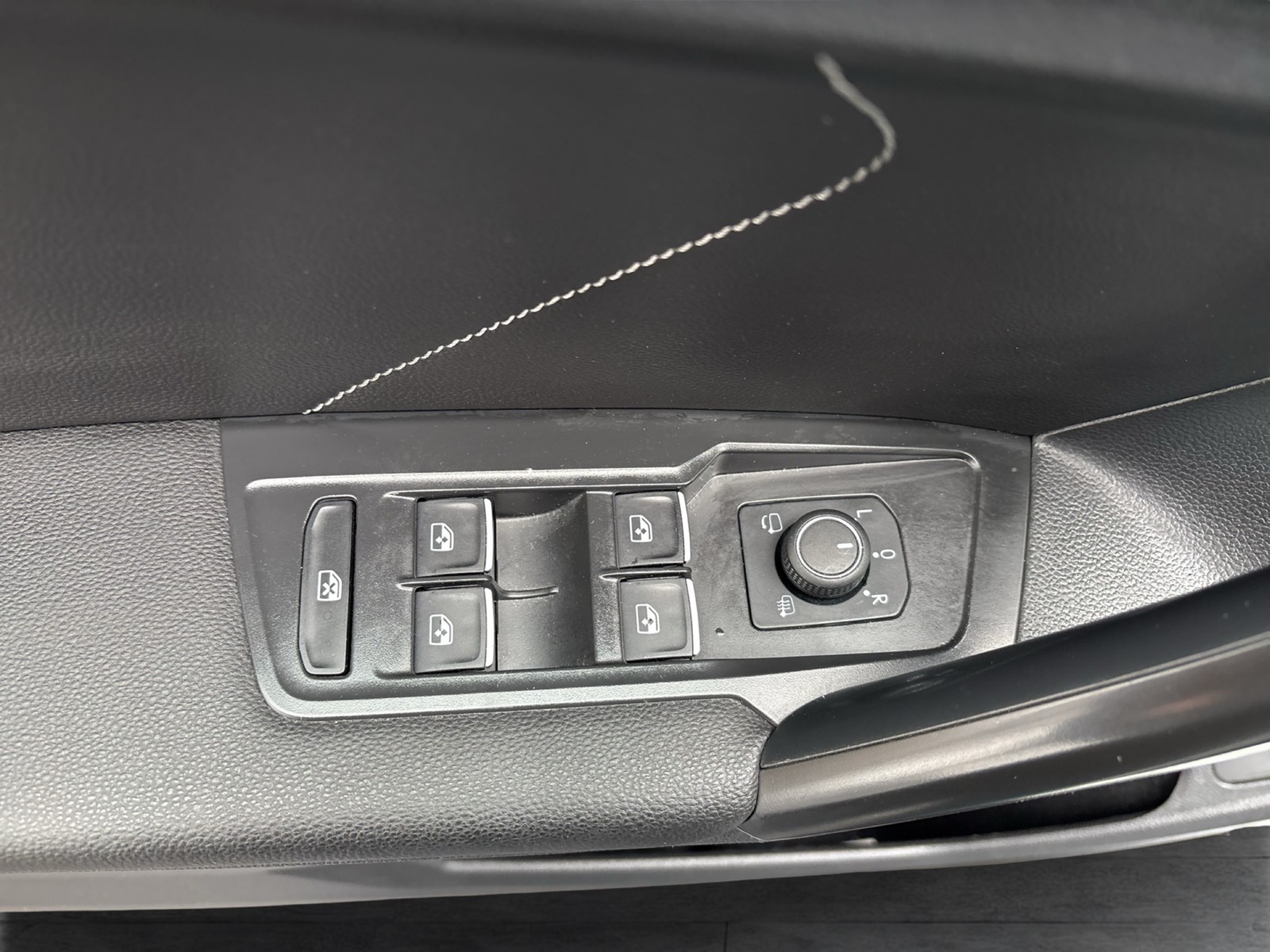 Volkswagen Tiguan Allspace 2.0 R-LINE 4X4 7SITZE PANO AHK