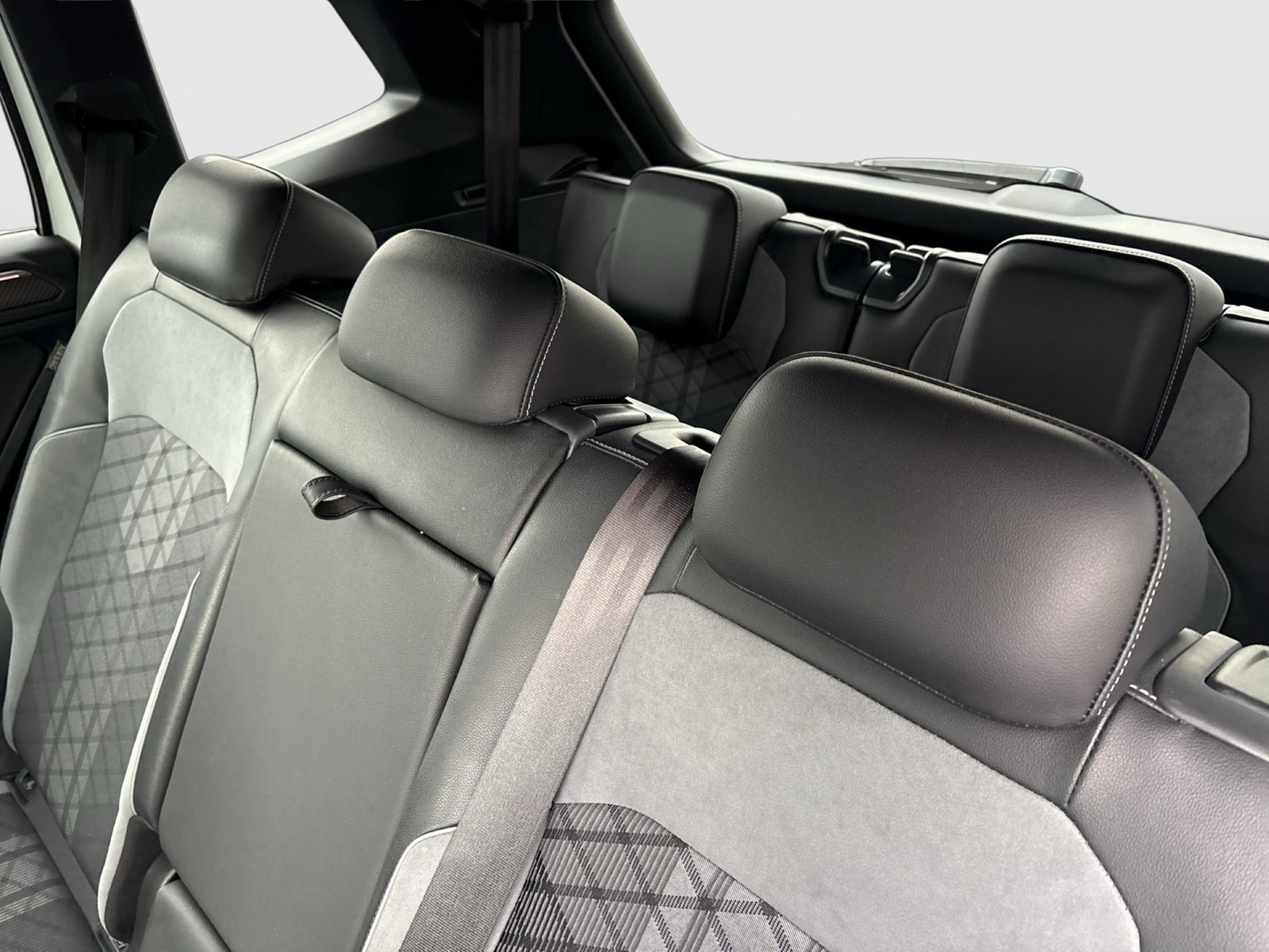 Volkswagen Tiguan Allspace 2.0 R-LINE 4X4 7SITZE PANO AHK