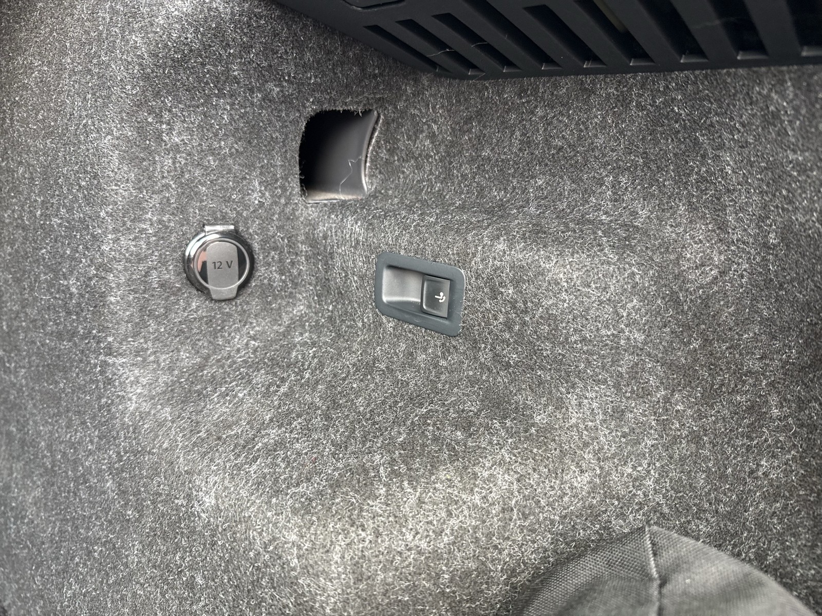Skoda Enyaq 60 LOFT WÄRMEPUMPE AHK LM19 NAVI
