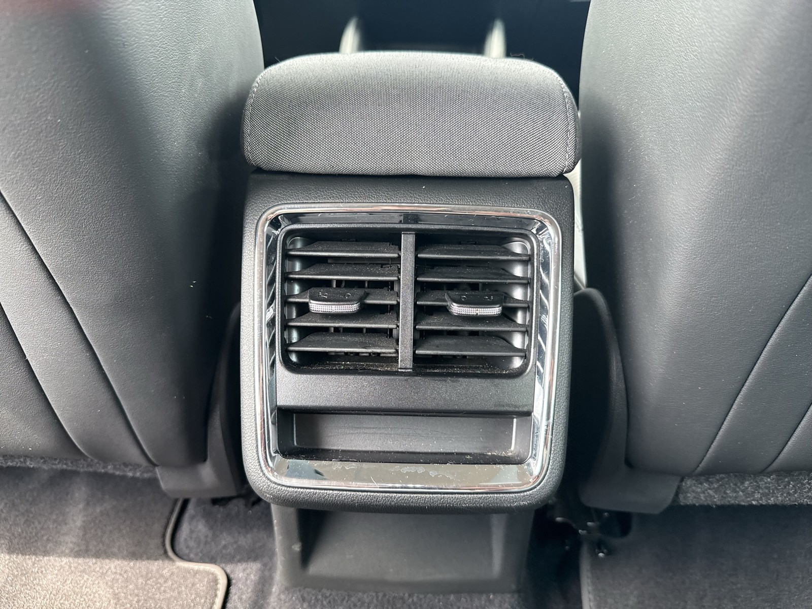 Skoda Enyaq 60 LOFT WÄRMEPUMPE AHK LM19 NAVI