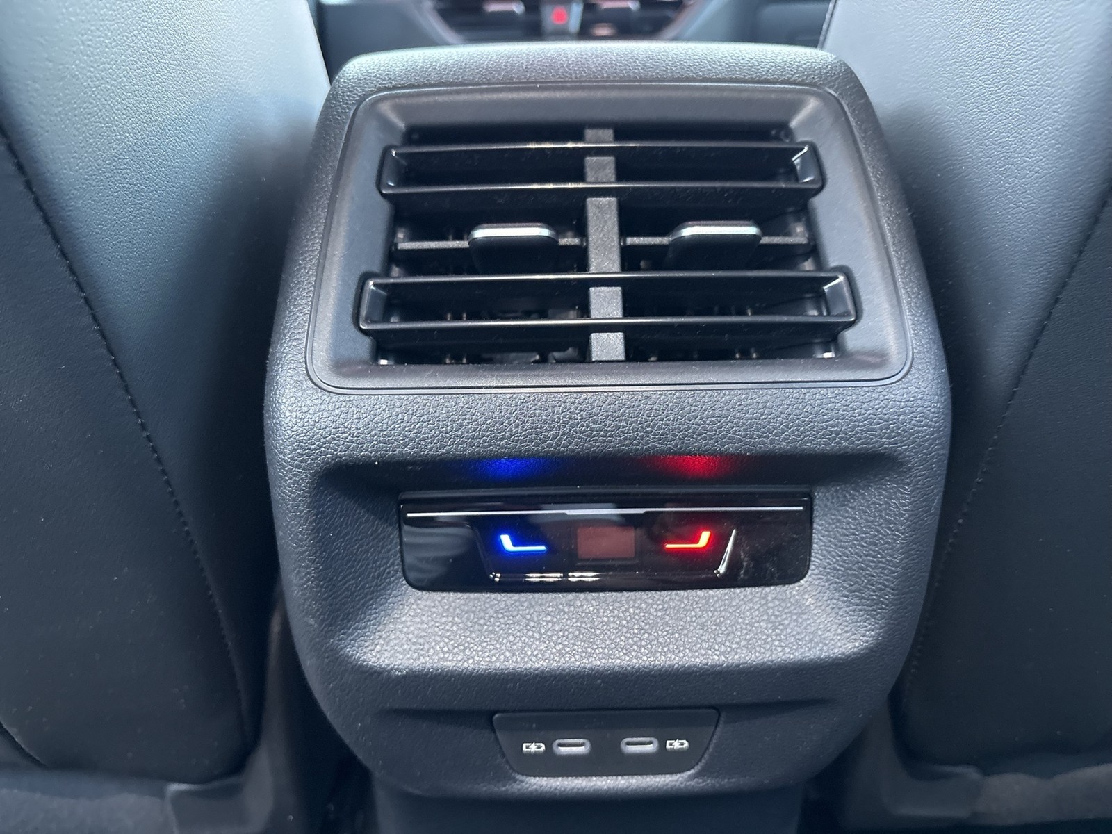 Volkswagen Tayron 1.5 HYBRID R-LINE AHK 360CAM ACC LM20 NAVI