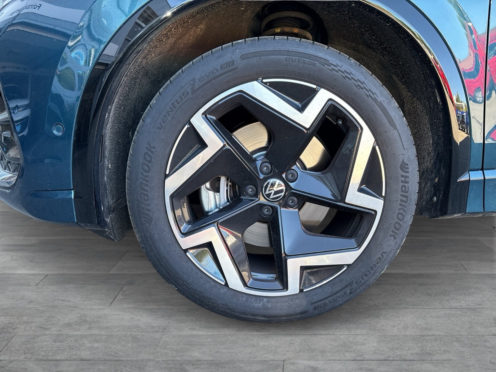 Volkswagen Tiguan 2.0 R-LINE 4X4 AHK 360°CAM ACC LM19 NAVI