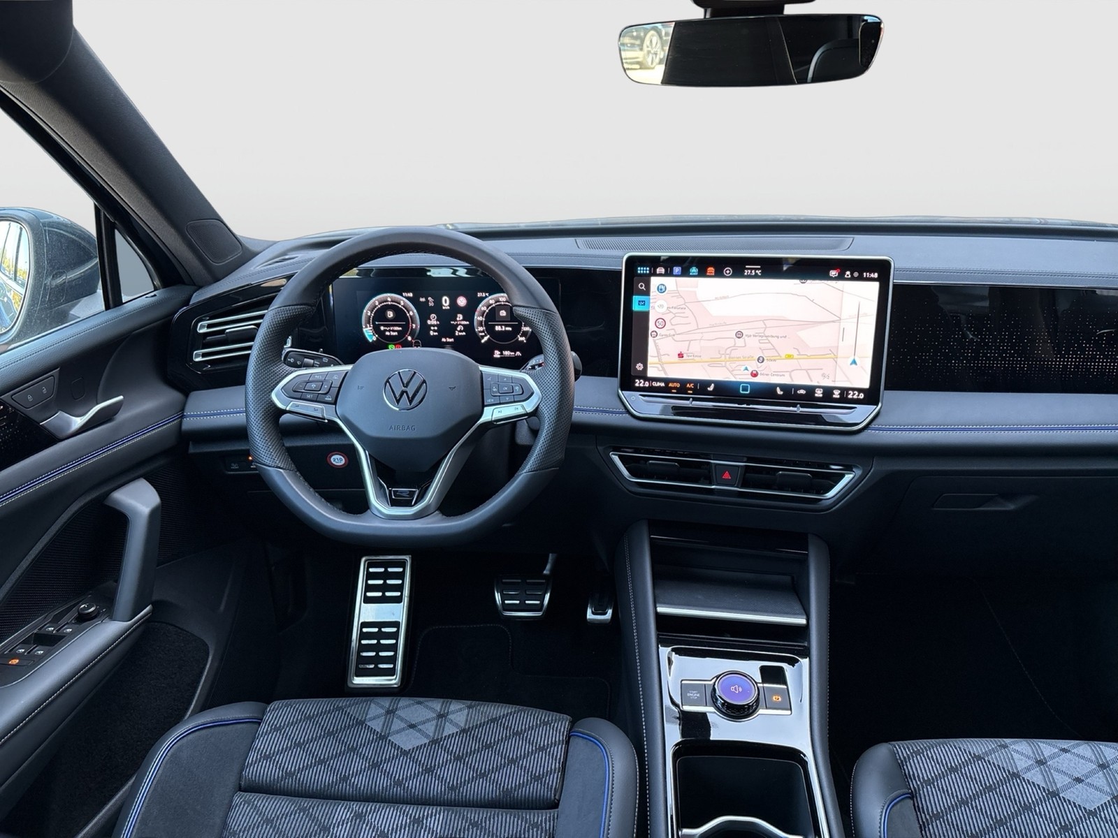 Volkswagen Tiguan 2.0 R-LINE 4X4 AHK 360°CAM ACC LM19 NAVI