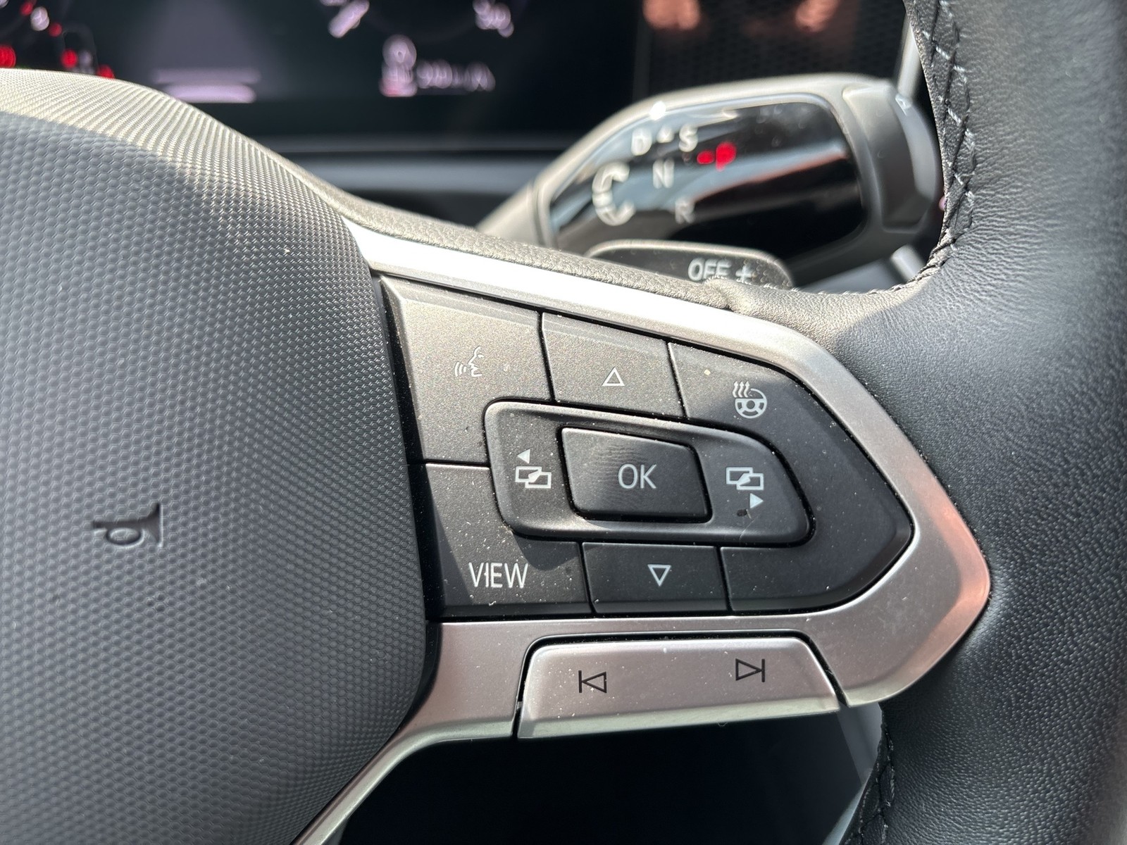Volkswagen Tiguan 1.5 eTSI LIFE HARMANKARDON AHK 360CAM ACC