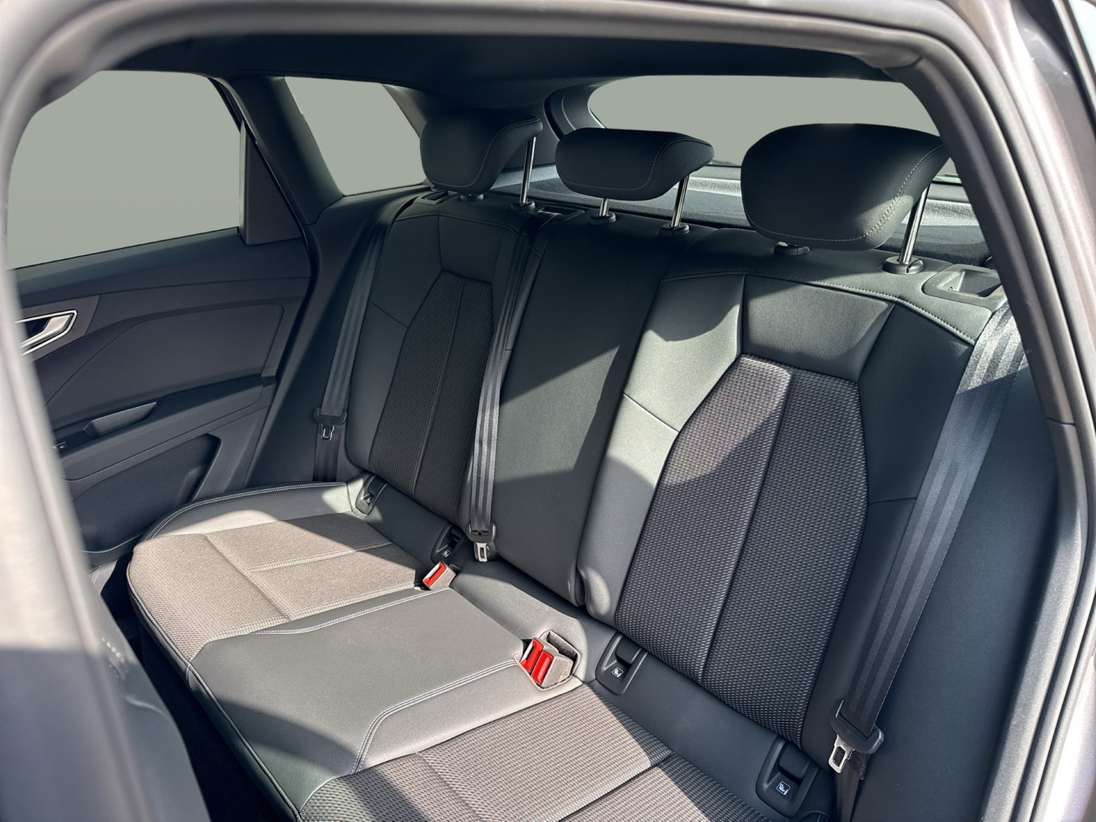 Audi Q4 e-tron 35 S LINE PANO SONOS KAMERA HEAD-UP