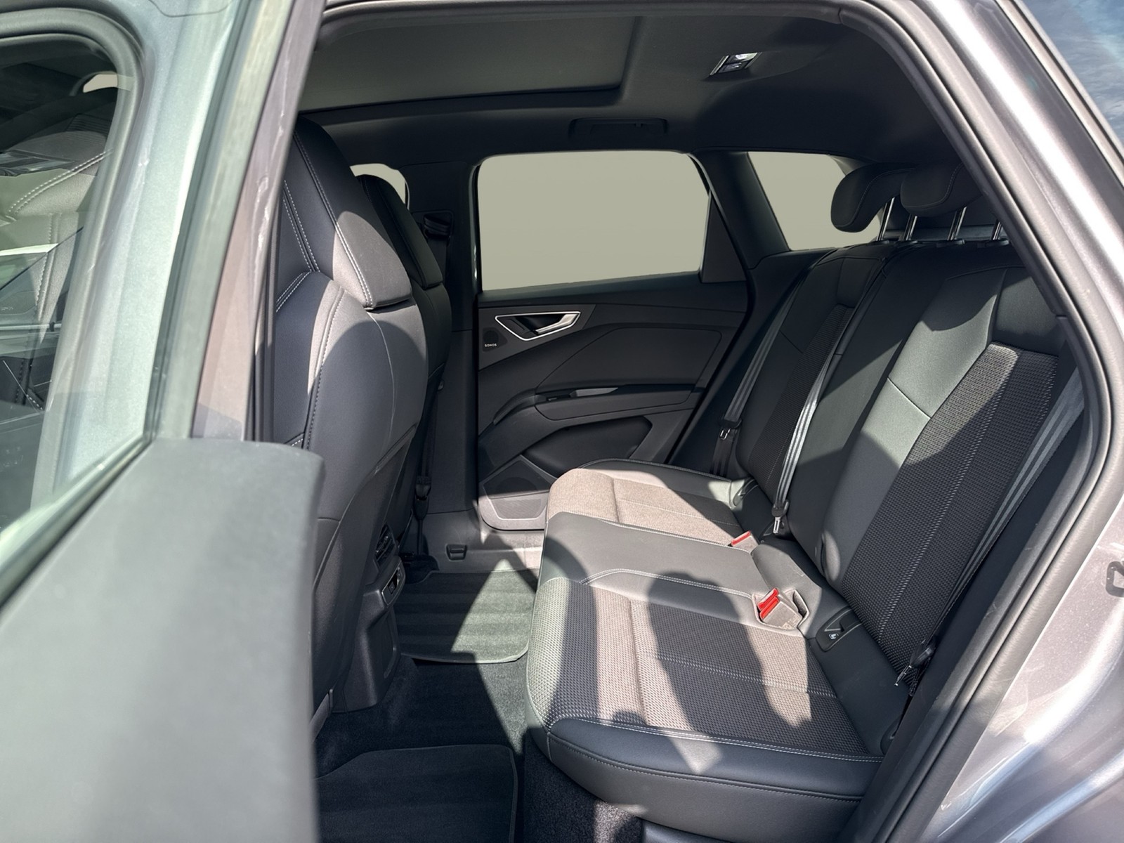 Audi Q4 e-tron 35 S LINE PANO SONOS KAMERA HEAD-UP